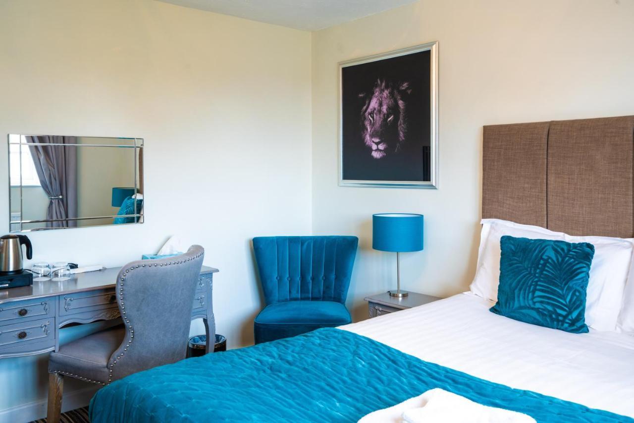קרו White Lion Hotel מראה חיצוני תמונה