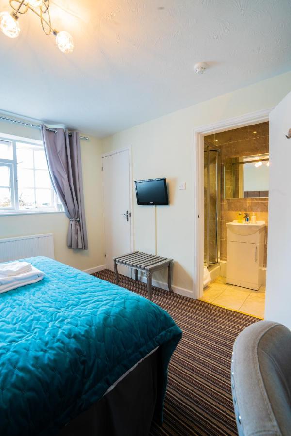 קרו White Lion Hotel מראה חיצוני תמונה