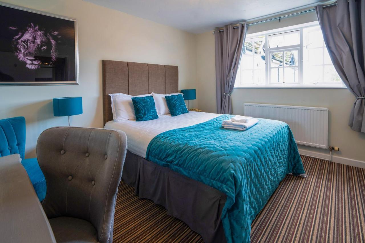 קרו White Lion Hotel מראה חיצוני תמונה