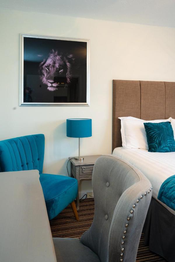 קרו White Lion Hotel מראה חיצוני תמונה