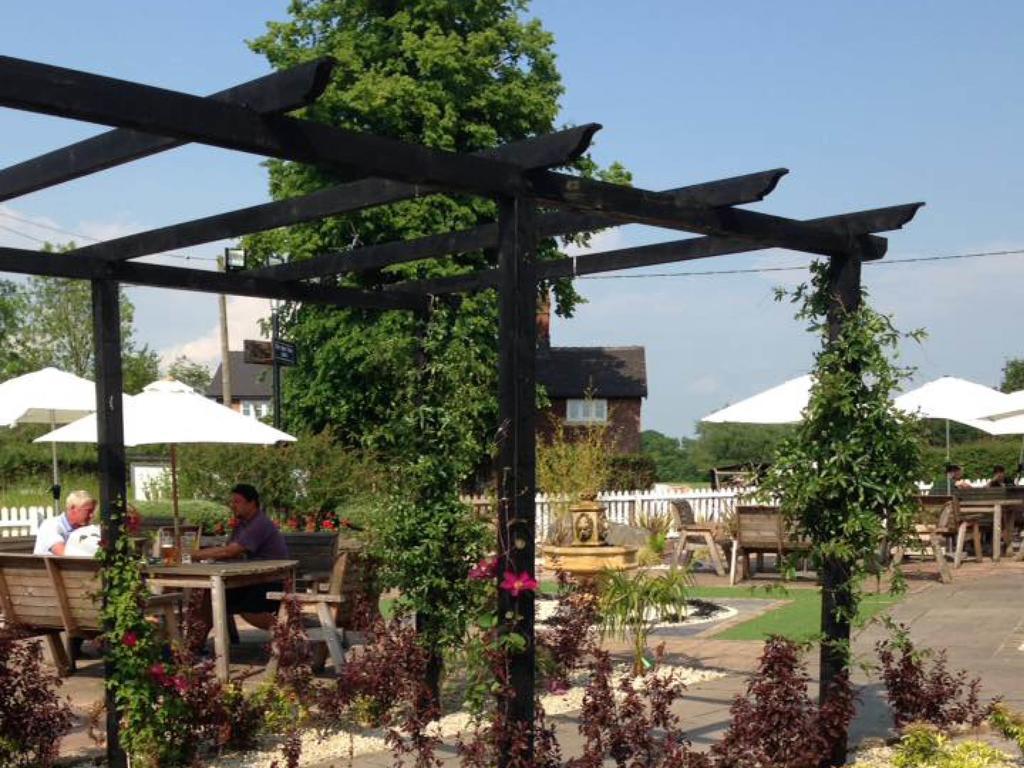קרו White Lion Hotel מראה חיצוני תמונה